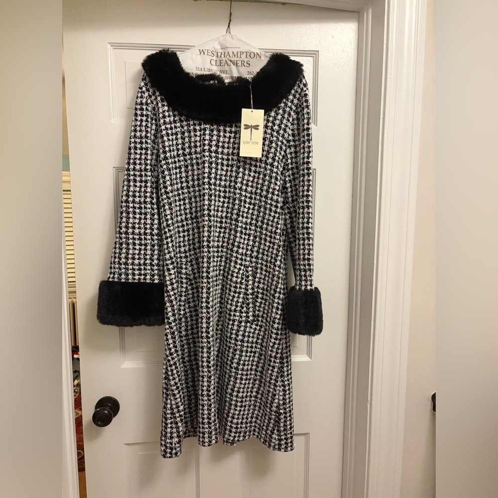 Tyler Boe Black and White Houndstooth Long Sleeve Dress